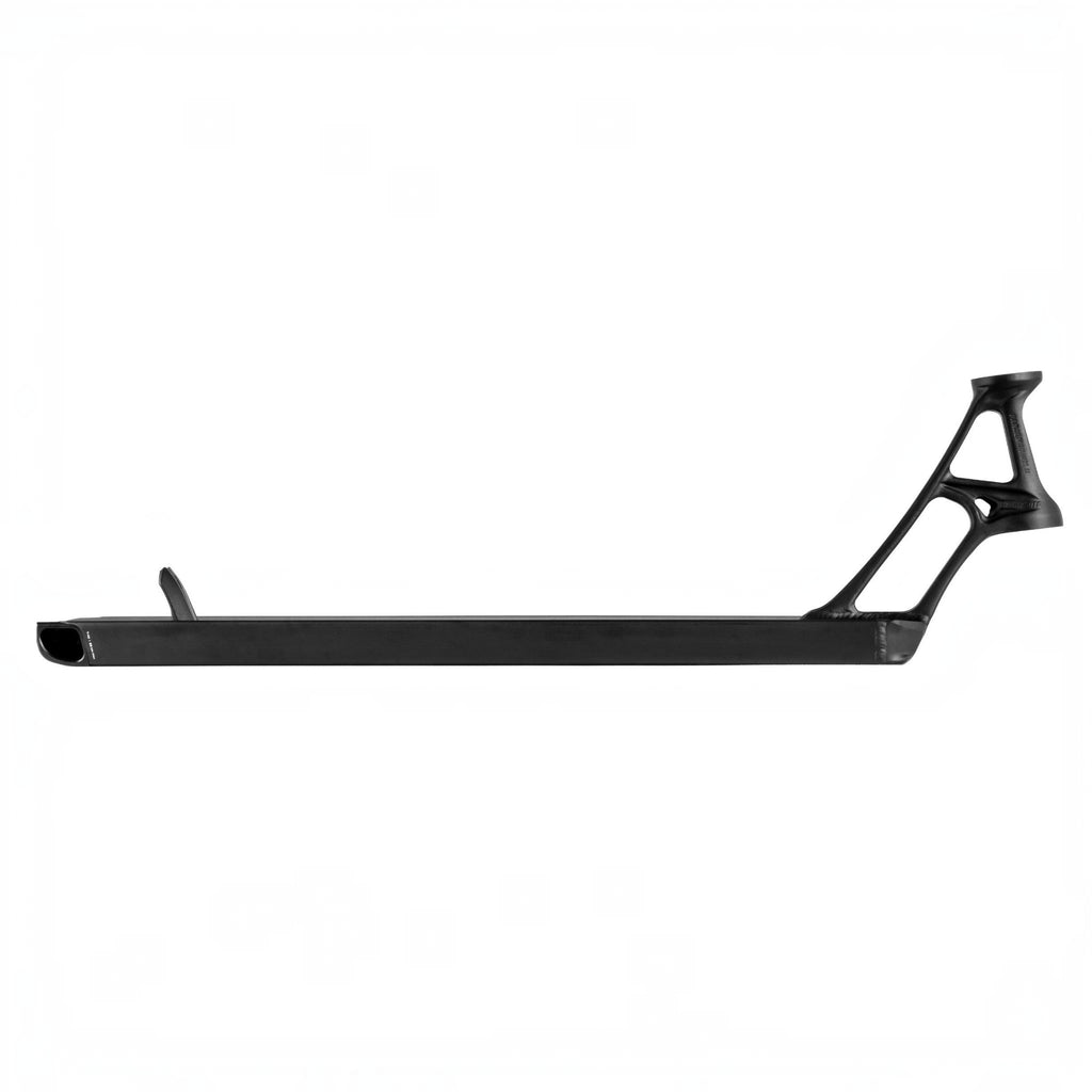 Deck de trottinette freestyle MOVEMENT SHOP en aluminium noir mat, design robuste et léger pour le skatepark.